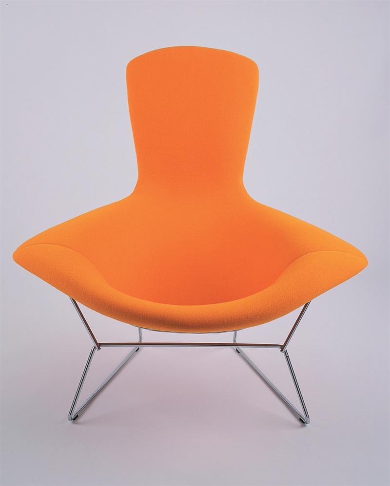 Bertoia Hochlehner Sessel von Knoll International, orangefarbener Design Sessel mit verchromtem Drahtgestell.