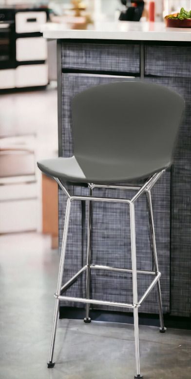 Bertoia Barhocker von Knoll International in Grau mit verchromtem Gestell für die Thekenhöhe.