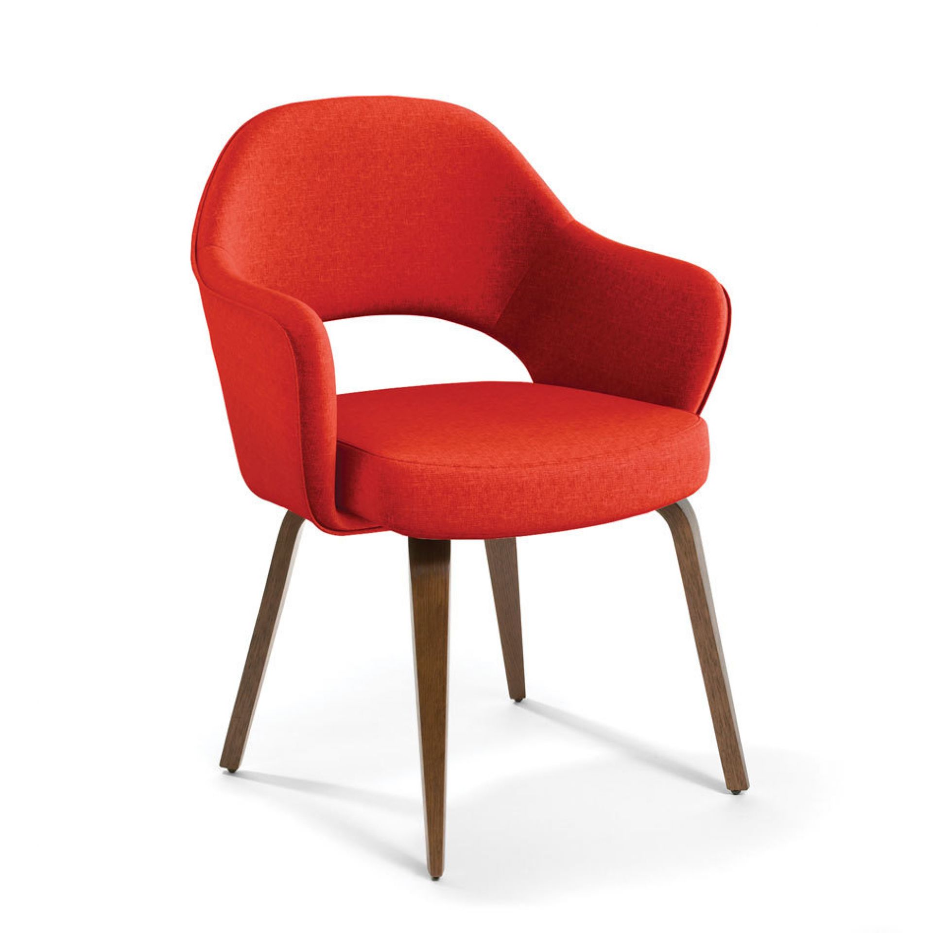 Roter Saarinen Konferenzstuhl mit Armlehnen von Knoll International, Stoffbezug und Holzbeinen.
