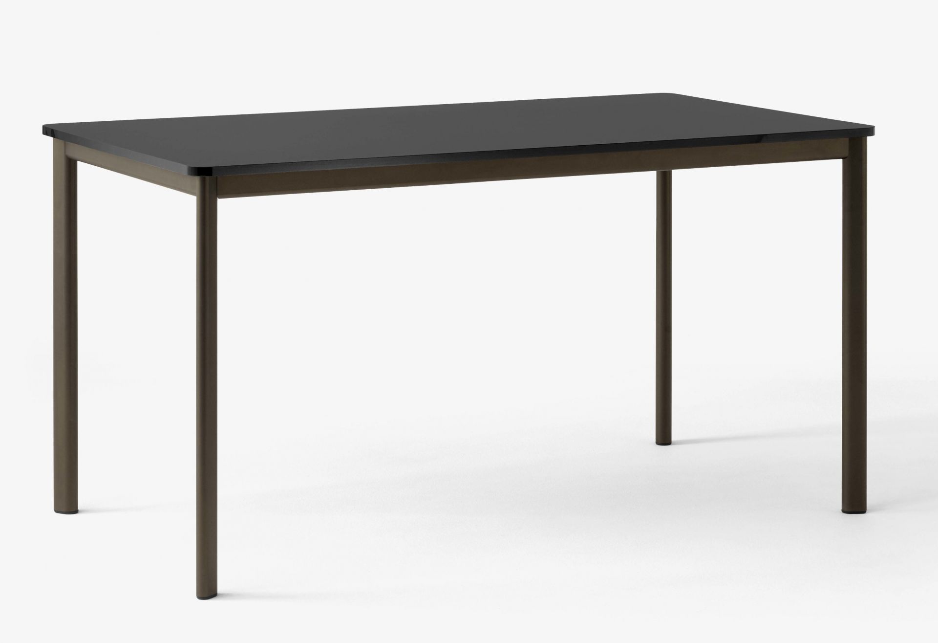 AndTradition Drip Table mit schwarzer Tischplatte und braunem Metallgestell, moderner Esstisch für Esszimmer.