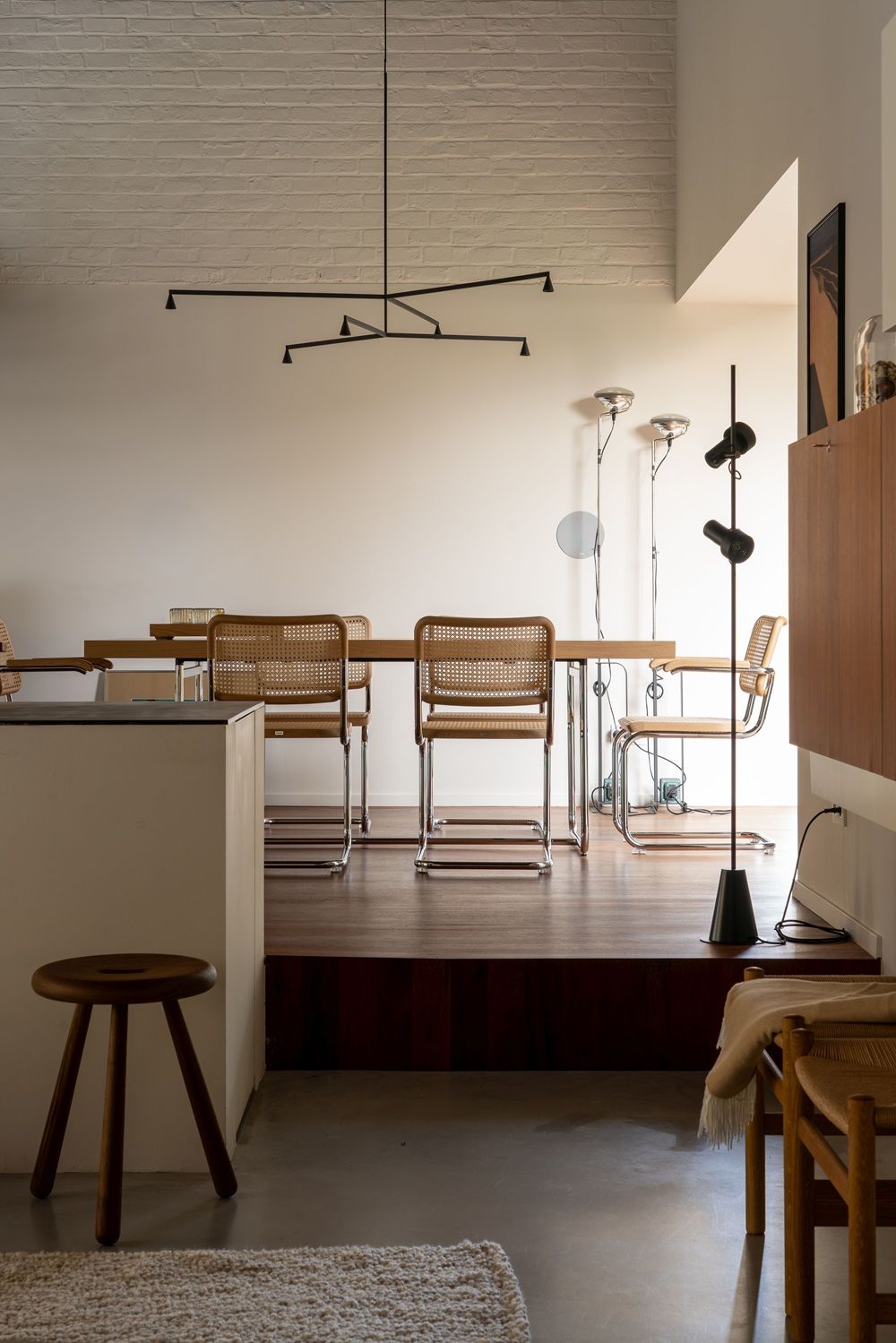 S 64 V Klassieke stalen buisstoel met vrijdragende poten CHROOM/ZWART Thonet VOORKEURSCOMBINATIE