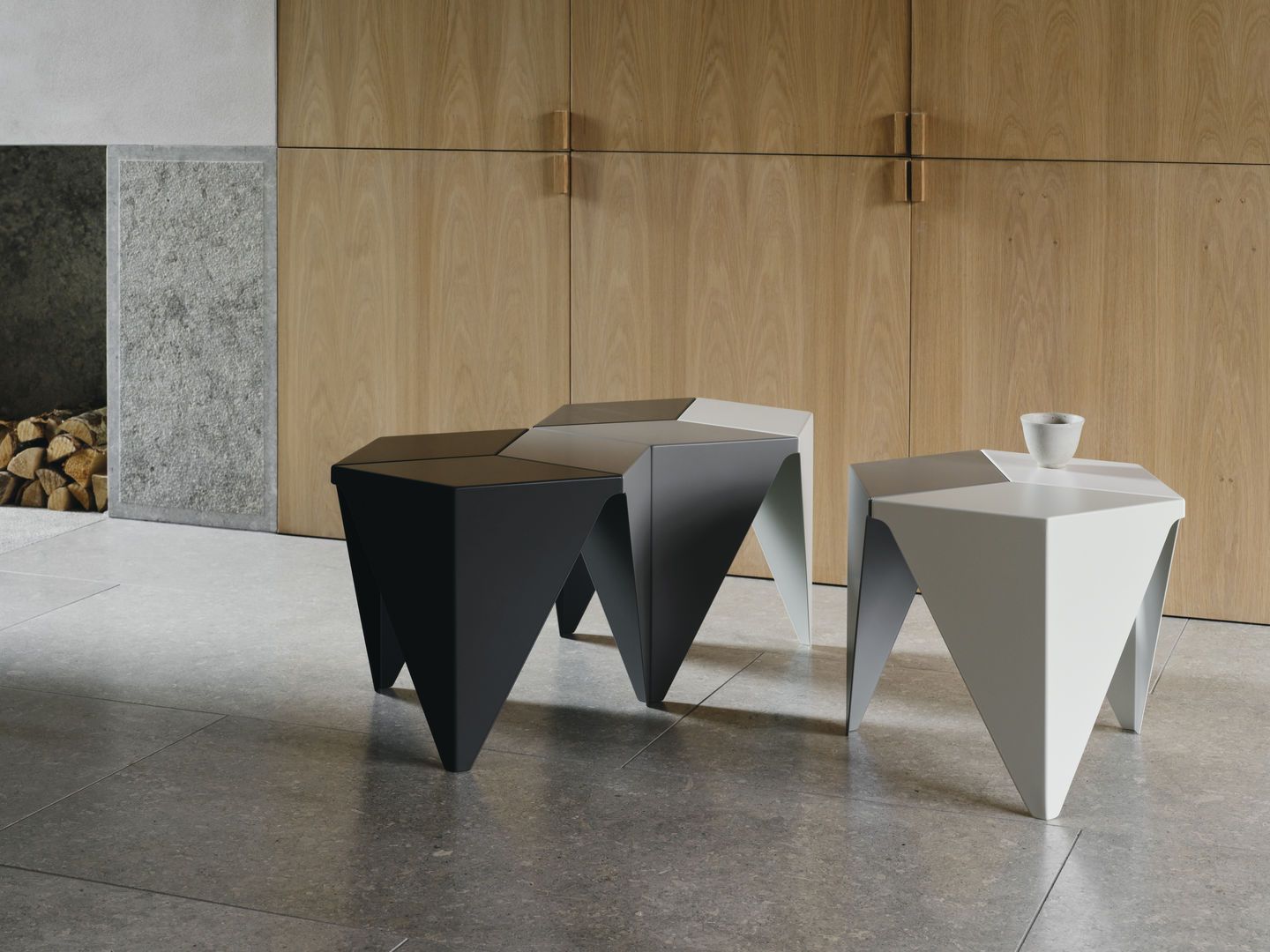 Prismatic Table bijzettafel, geometrisch ontwerp, Vitra
