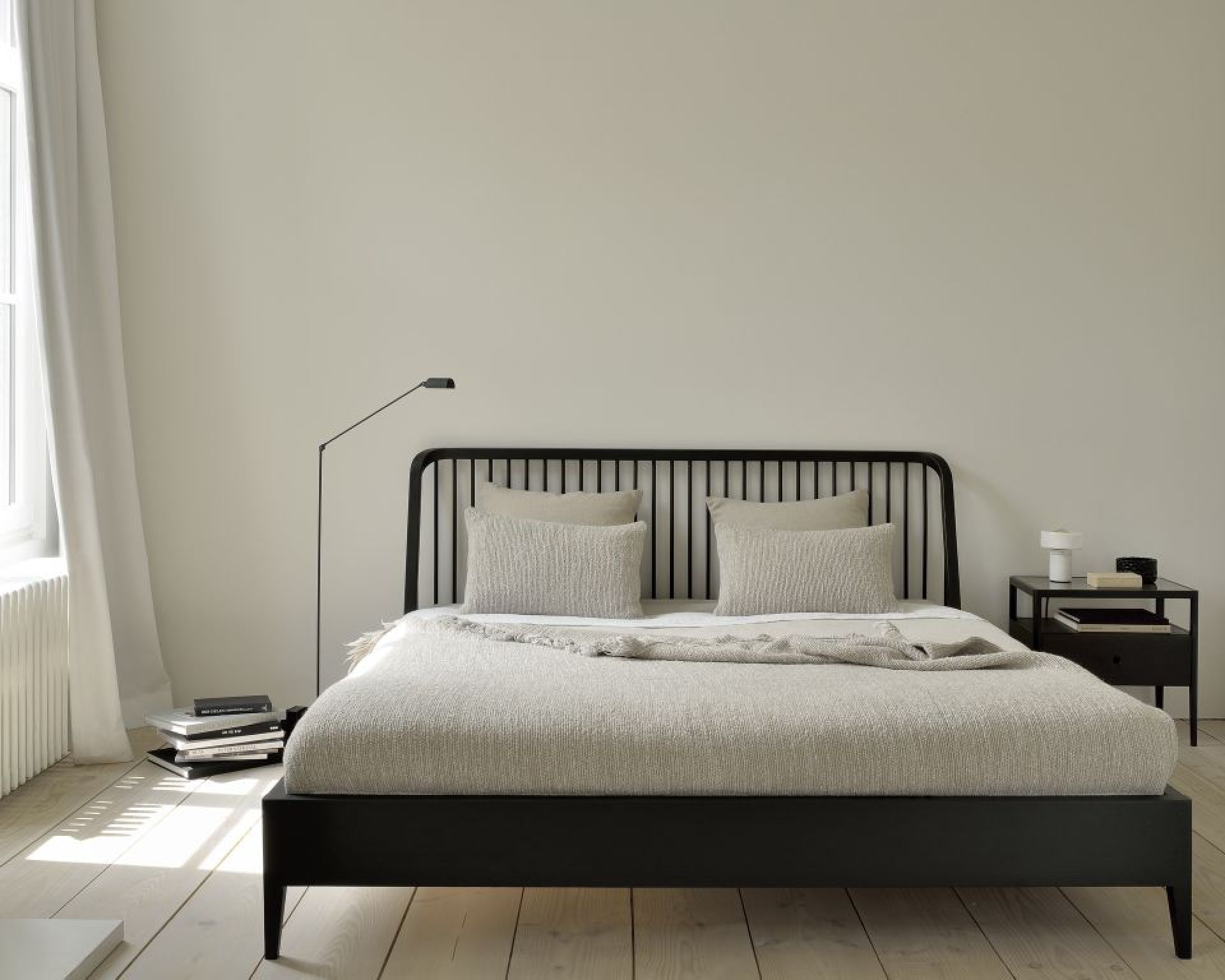 Spindle-bed eikenhout zwart Ethnicraft