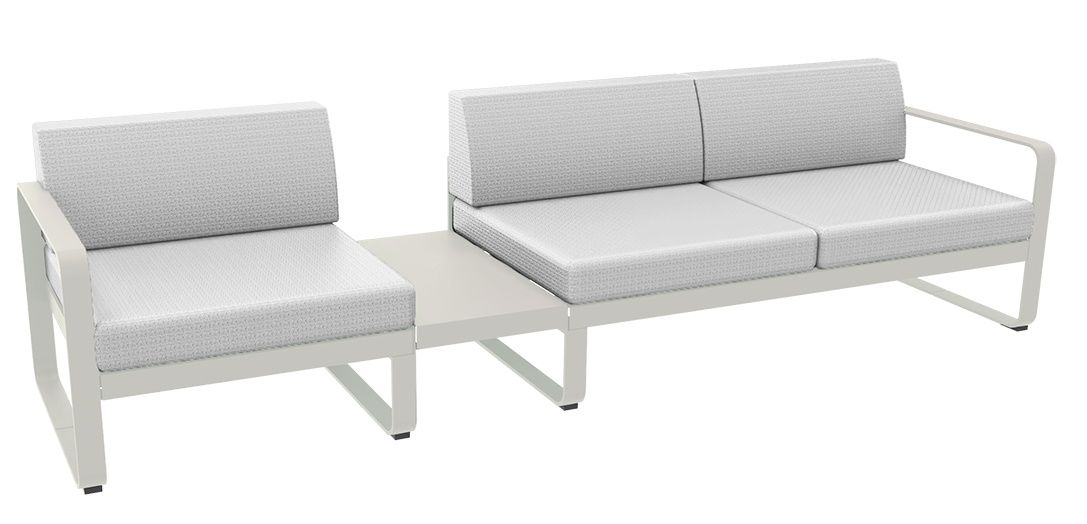 Bellevie Lounge Sofa von Fermob, Outdoor-Möbel in Weiß mit Tisch-Element, modernes Design für Garten und Terrasse.