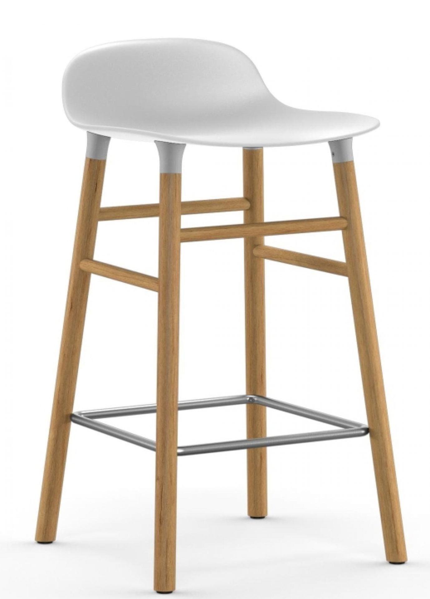 Normann Copenhagen Form Barhocker H 65 cm mit weißer Sitzfläche und Holzbeinen.