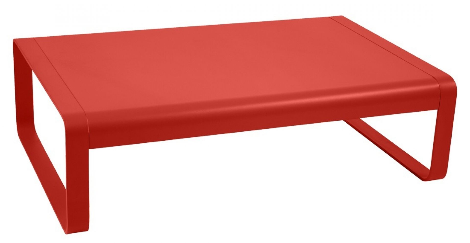 Roter Bellevie Outdoor Tisch von Fermob. Moderner, niedriger Gartentisch aus Metall für Terrasse und Balkon.