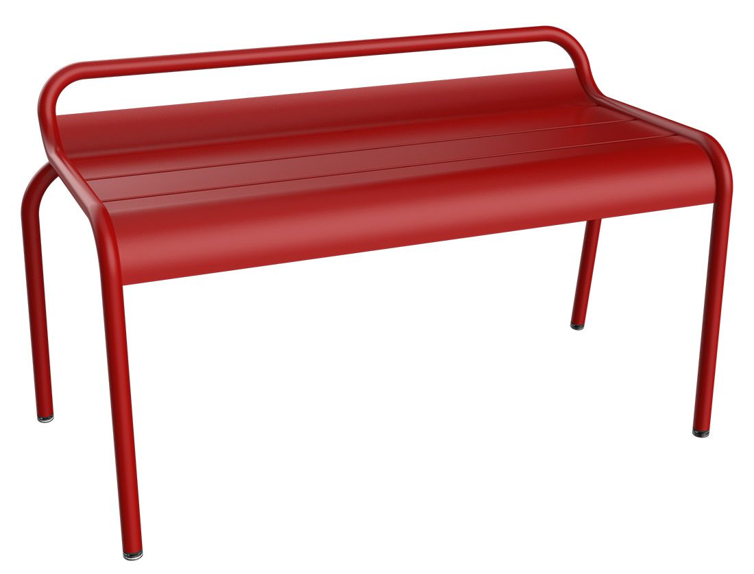 Rote Luxembourg Bank von Fermob für den Außenbereich, kompaktes Design, ideal für Garten und Terrasse.