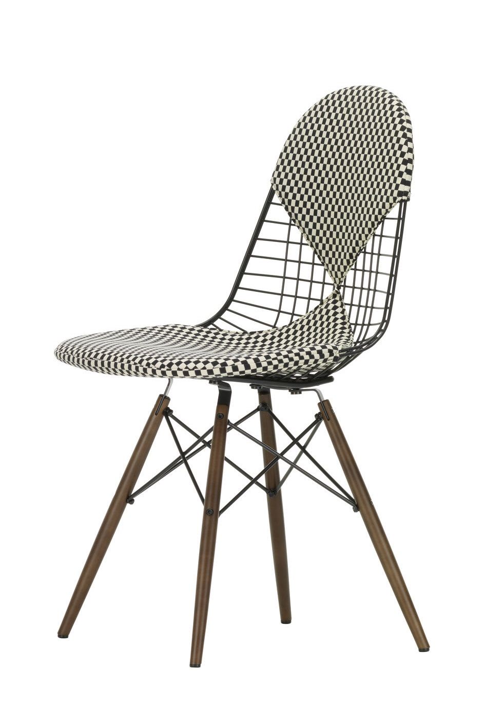 Vitra DKW-2 Wire Chair Stuhl mit schwarz-weiß kariertem Sitzpolster und Holzbeinen.