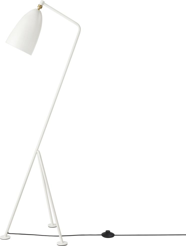 Weiße Gräshoppa Stehleuchte von Gubi mit schwenkbarem Lampenschirm und filigranem Stativfuß. Designklassiker für Wohnzimmer.