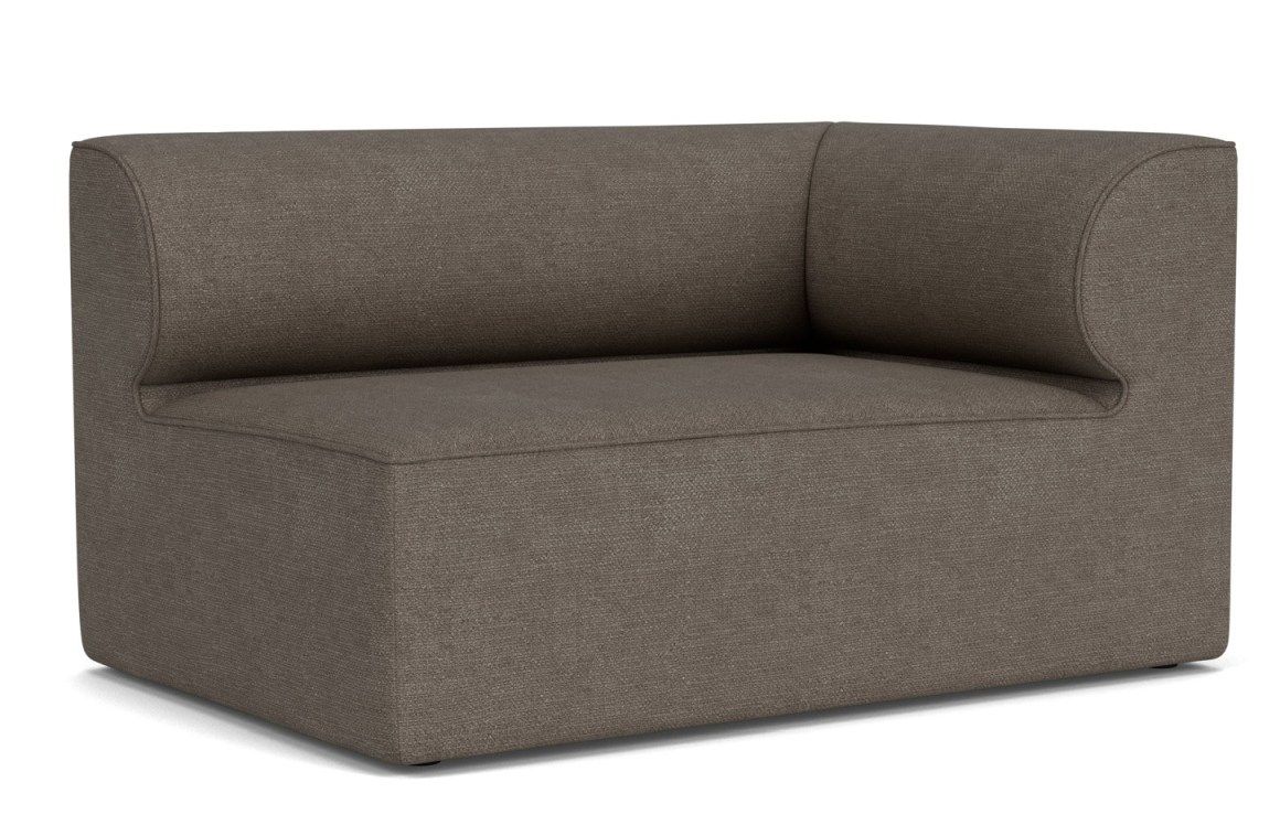 Eave Modular Sofa Ecke von Audo Copenhagen in braunem Stoffbezug, modernes Ecksofa für Wohnzimmer.