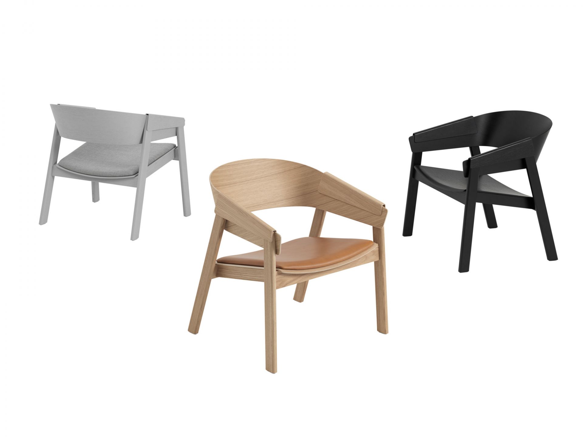 Muuto Cover Lounge Chair Stuhl in Grau, Eiche und Schwarz mit Armlehnen und Sitzpolster.