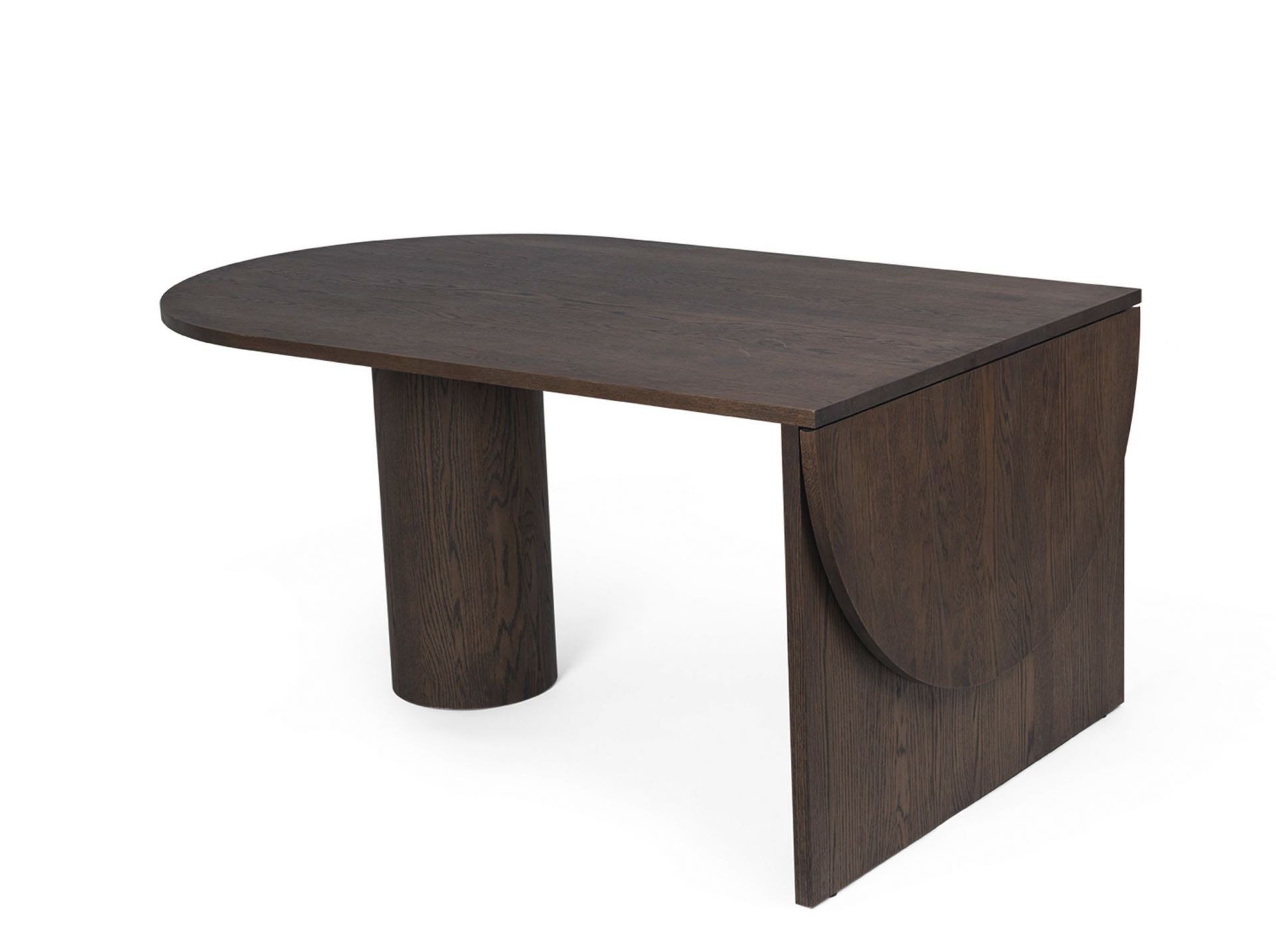 Pylo Esstisch von Ferm Living aus dunkel gebeizter Eiche mit Ausziehfunktion für Esszimmer.