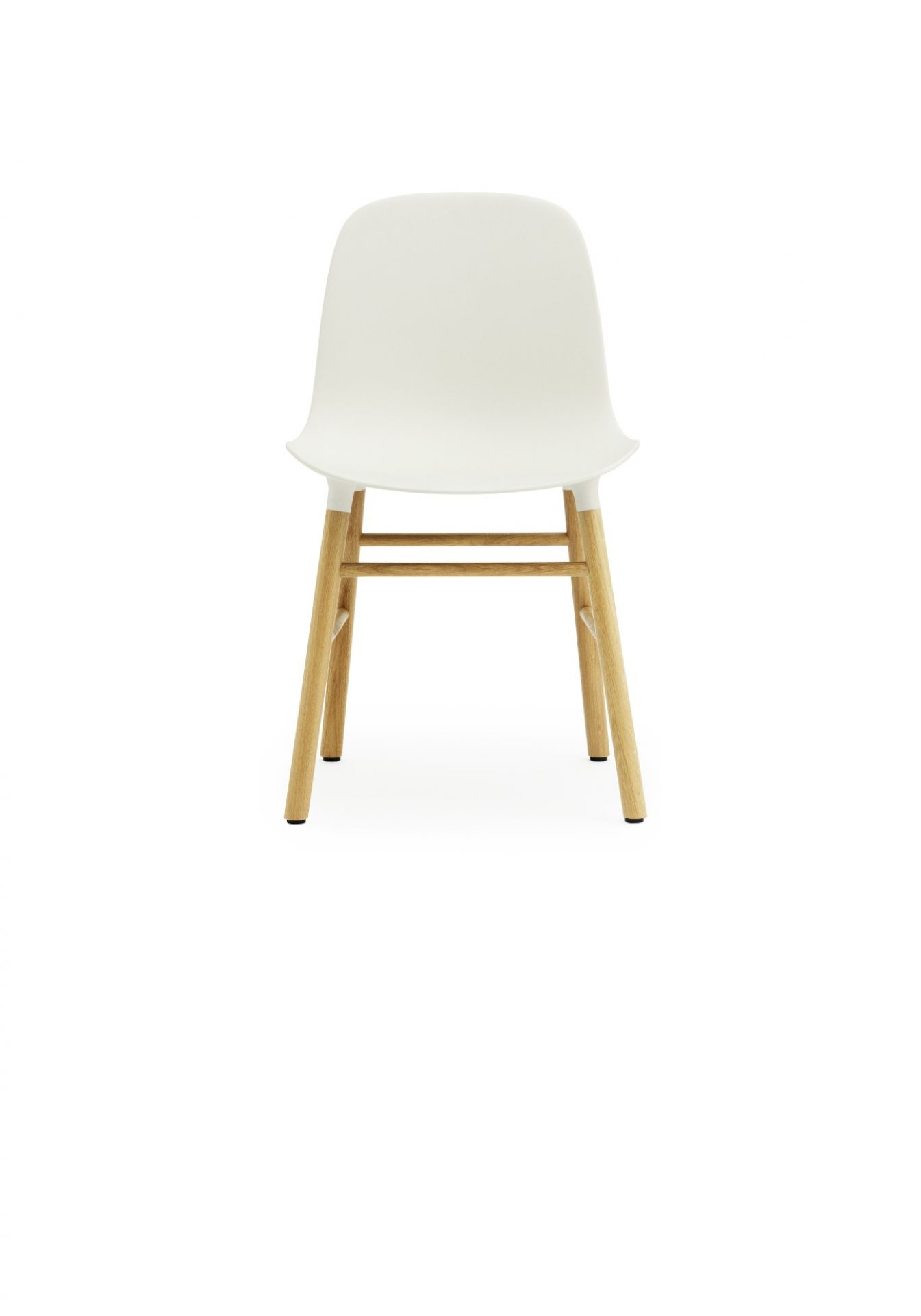 Form Chair Stuhl von Normann Copenhagen, moderner Esszimmerstuhl mit weißer Sitzschale und Holzbeinen.