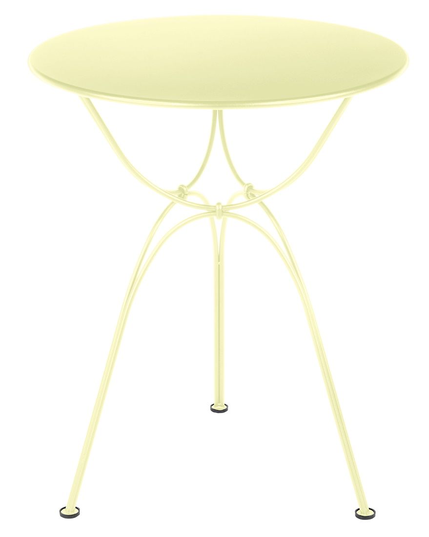 Airloop Tisch von Fermob, Ø 60 cm, hellgelber Outdoor Tisch mit filigranem Stahlgestell.