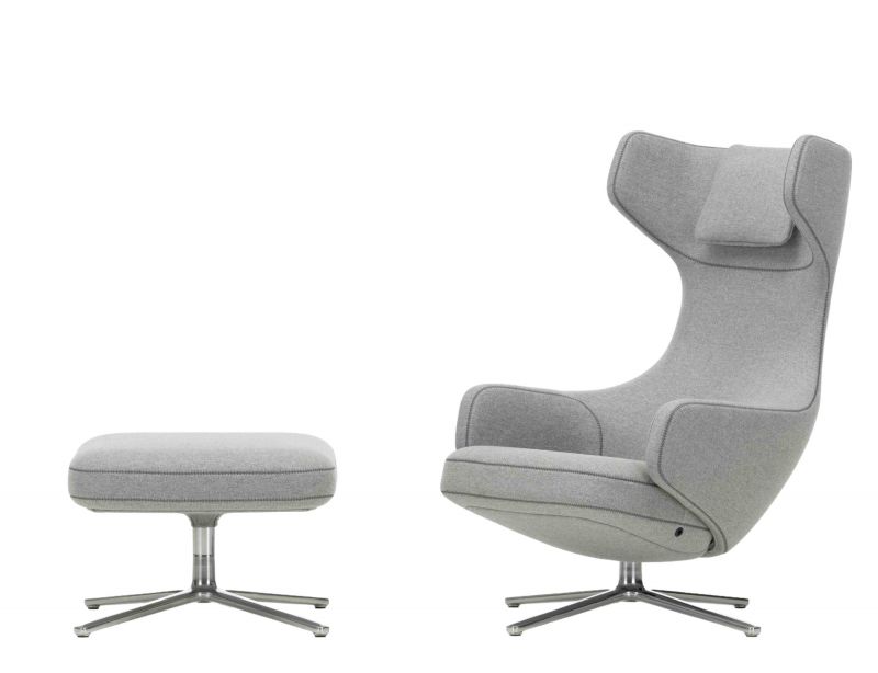 Grand Repos Sessel mit Ottoman von Vitra, Bezug Cosy Kieselstein, poliertes Aluminium.