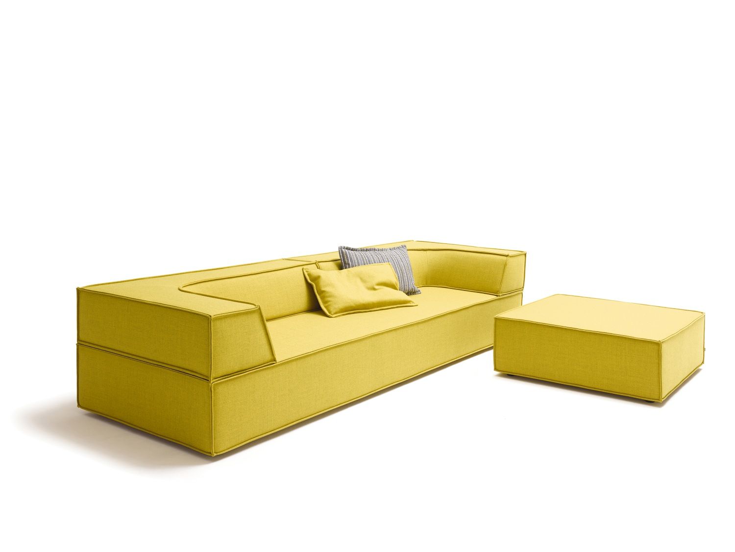 Gelbes Cor Trio Sofa mit Kissen und passendem Hocker, moderne Wohnzimmermöbel für stilvolles Wohnen.