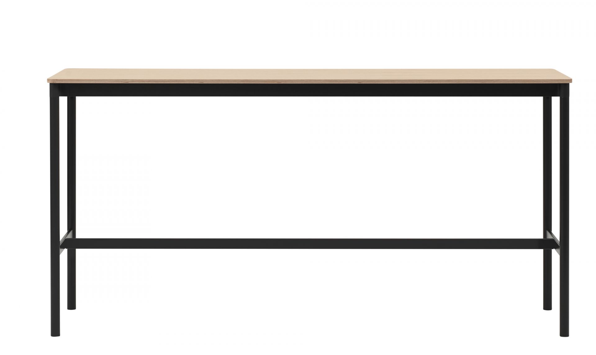 Muuto Base High Table Stehtisch mit heller Holzplatte und schwarzem Metallgestell, Frontansicht.