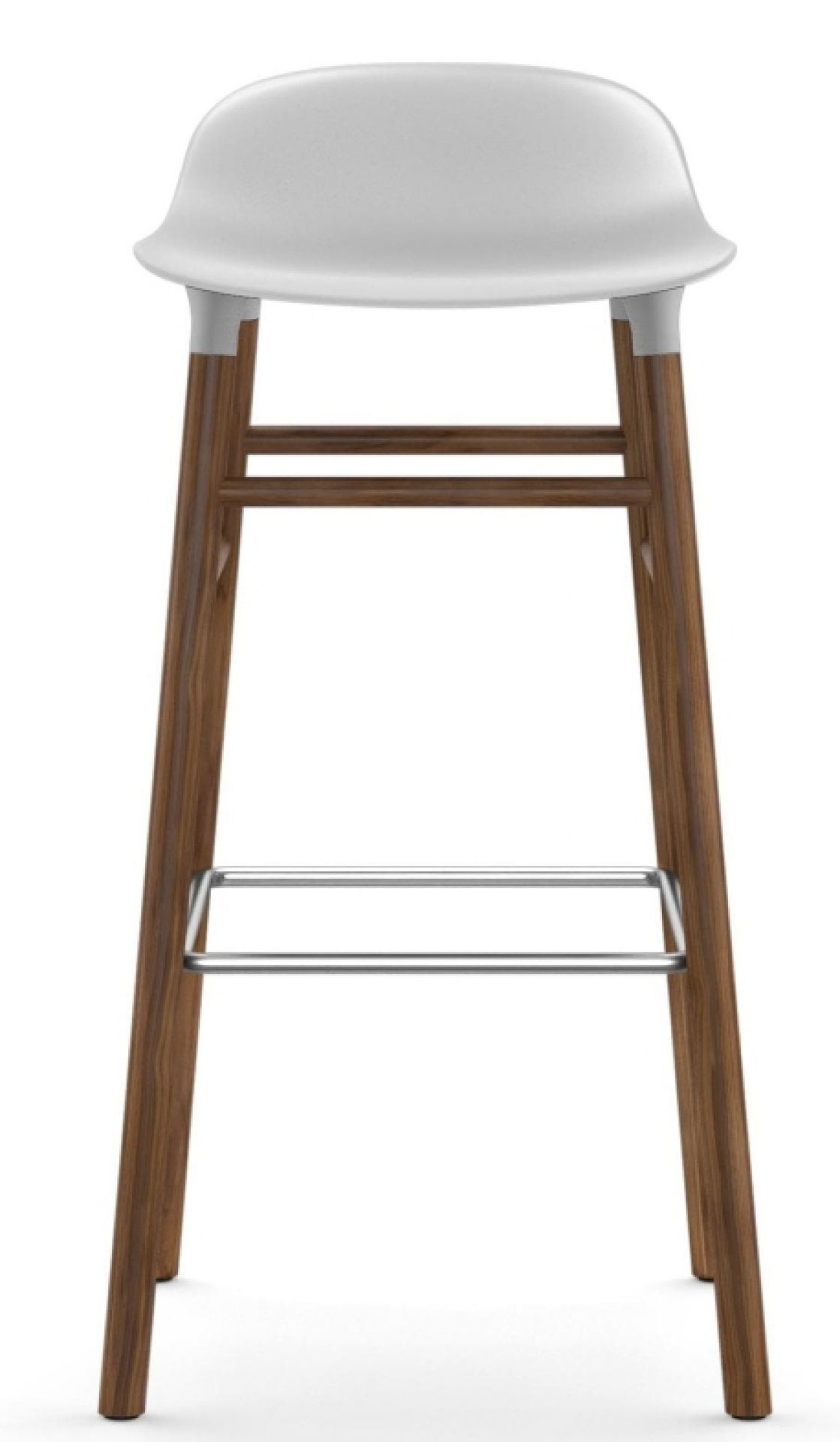 Form Barstool Barhocker H 75 cm von Normann Copenhagen mit weißer Sitzfläche und Holzbeinen.