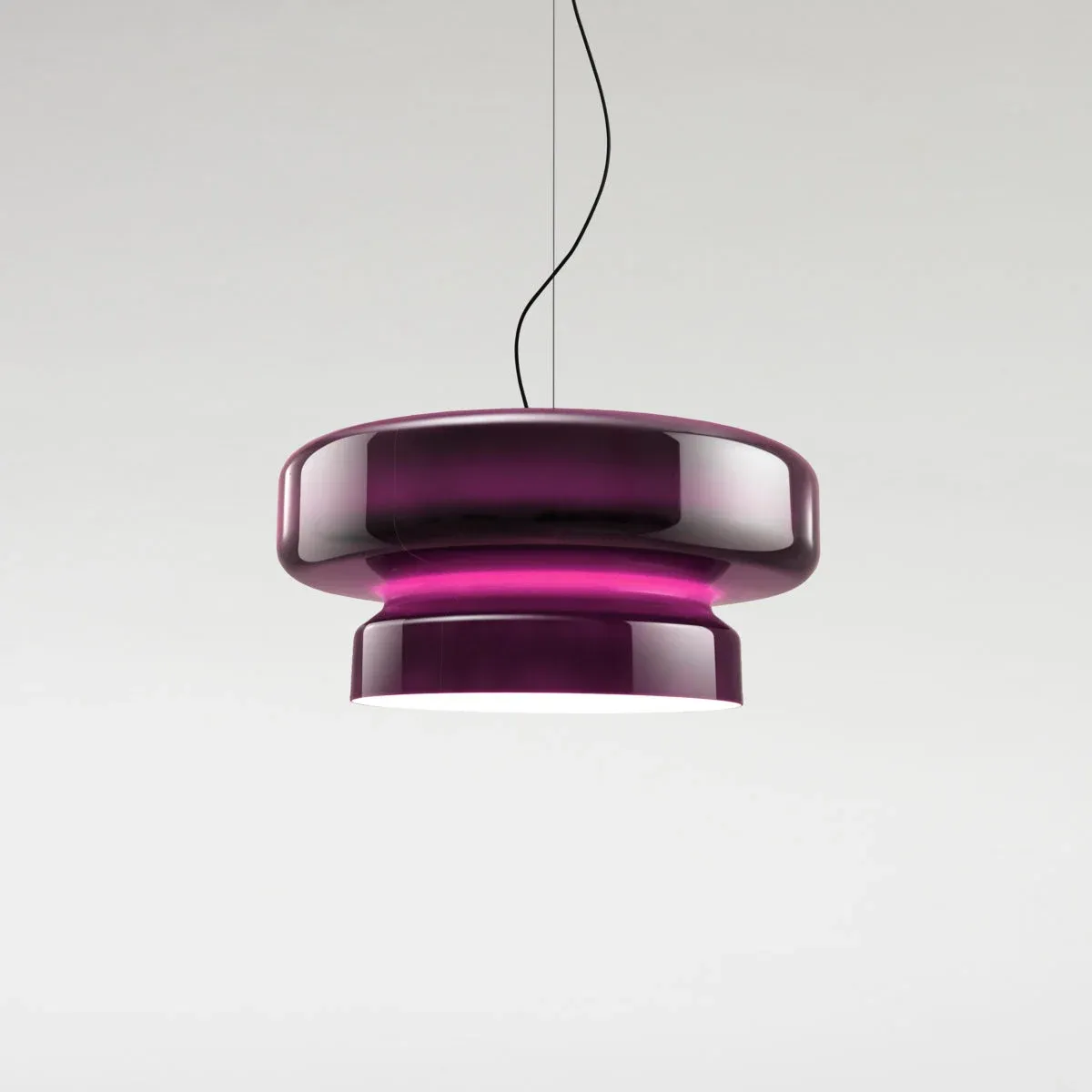 Bohemia Pendelleuchte Violett von Marset, moderne Hängelampe für Wohnzimmer und Esszimmer.