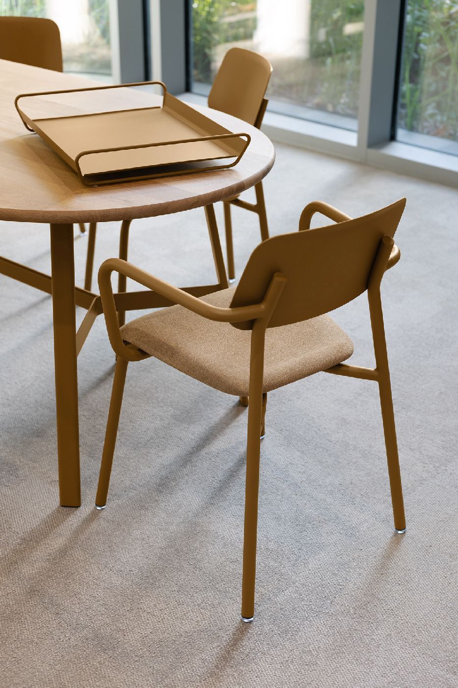 SO’O eettafel van eikenhout 220 × 95 cm (ovaal) voor binnen Fermob