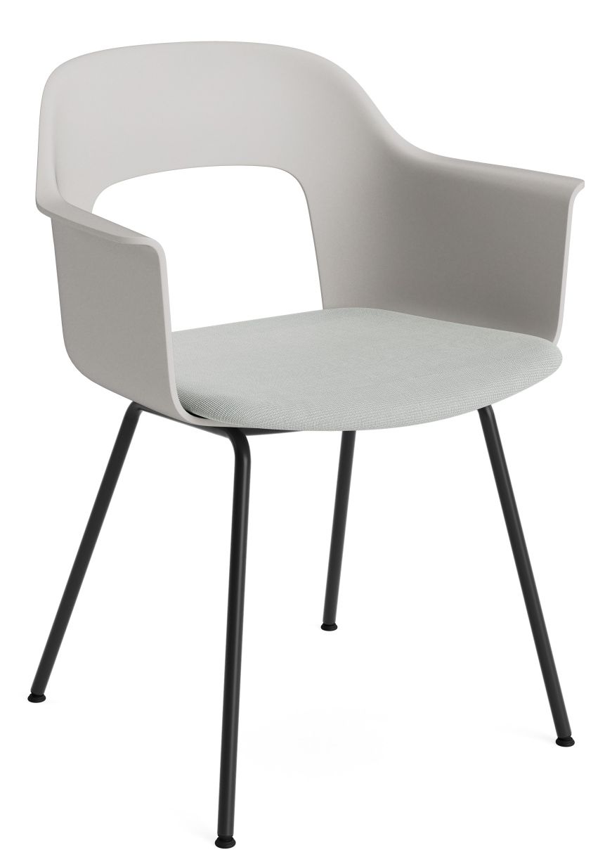 Layout Armchair von Hay: Moderner Armlehnstuhl in Grau mit schwarzem Metallgestell und gepolsterter Sitzfläche.