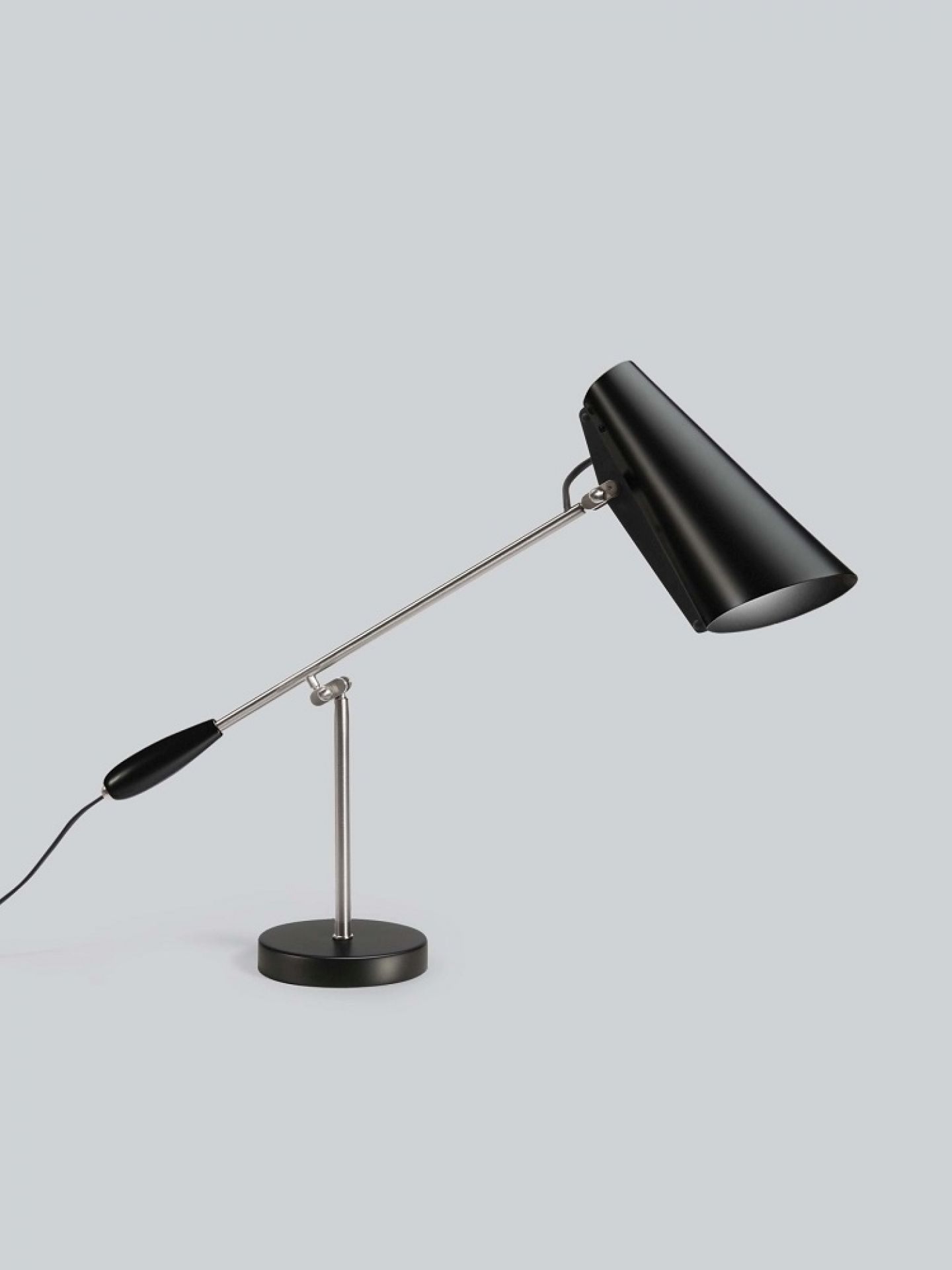 Schwarze Birdy Tischleuchte von Northern aus Stahl, modernes Design für Schreibtisch und Nachttisch.