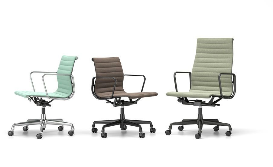 Vitra Aluminium Chair EA 119 in verschiedenen Farben, Bürostuhl mit Armlehnen und Rollen.