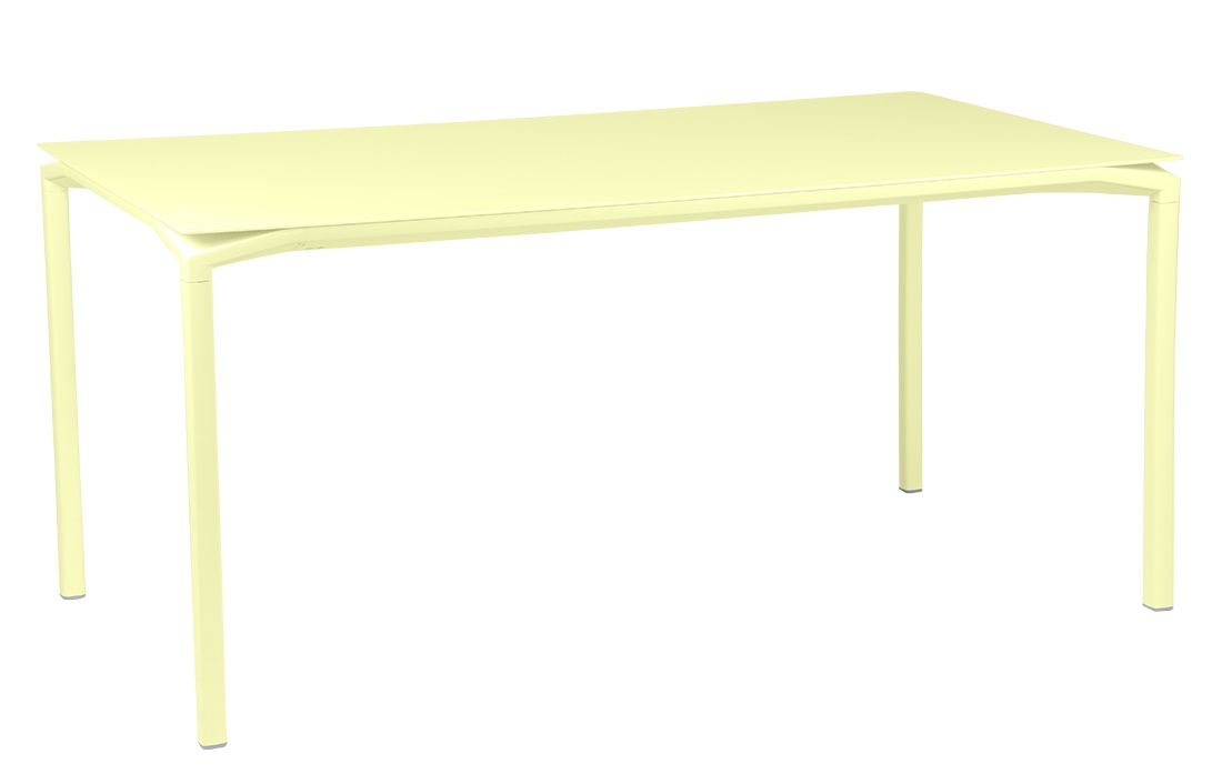 Gelber Calvi Tisch von Fermob für den Außenbereich, moderner Gartentisch aus Metall mit geraden Beinen.