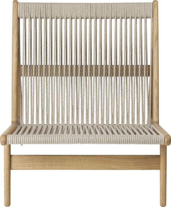 MR01 Initial Chair Sessel von Gubi: Holzrahmen mit geflochtener Sitzfläche und Rückenlehne. Design Sessel.