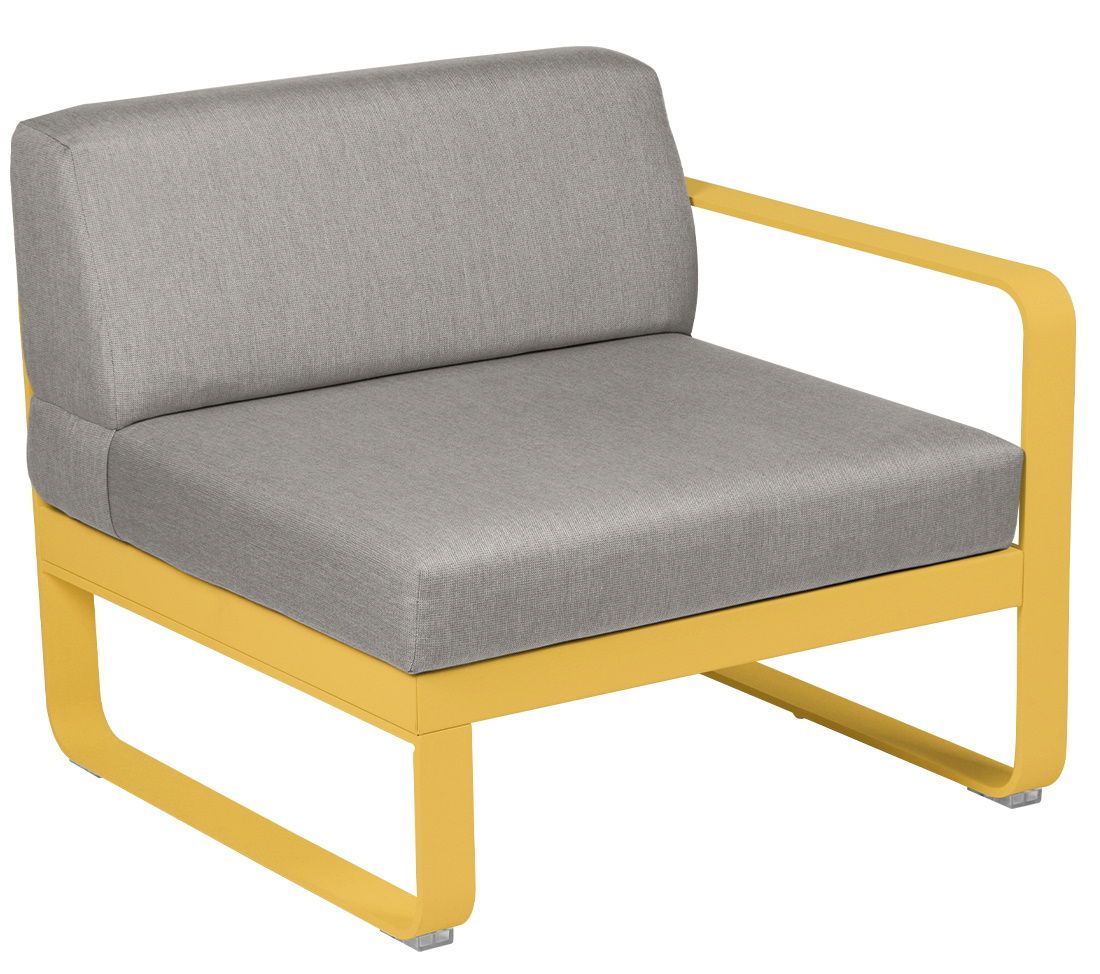 Fermob Bellevie 1-Sitzer Modul Sofa für den Außenbereich, gelbes Gestell mit grauem Sitzkissen und Rückenlehne.