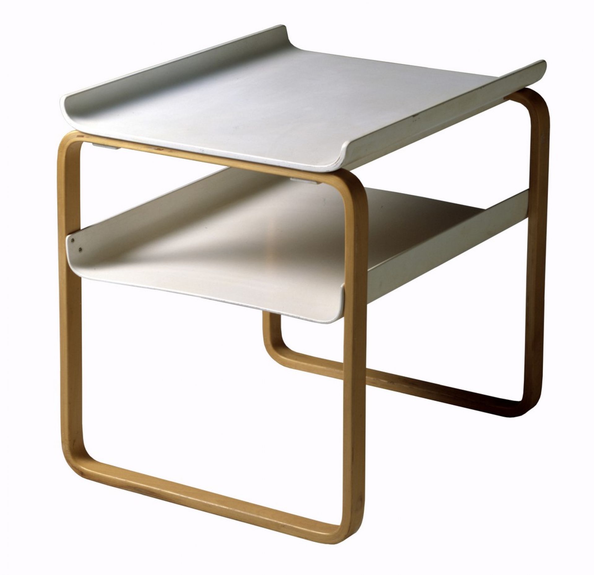 Artek Beistelltisch 915: Moderner, weißer Tisch mit zwei Ablageflächen und einem hellen Holzgestell.