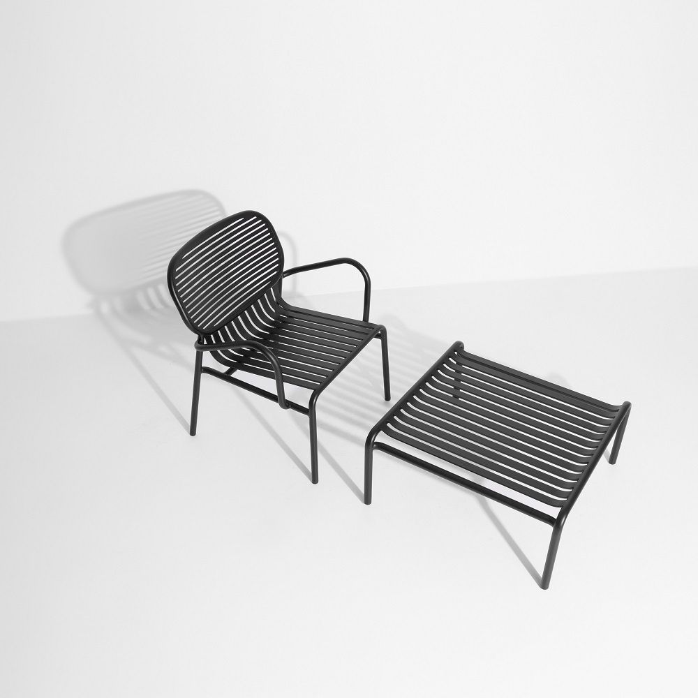 Week-End Garden Armchair Sessel von Petite Friture in Weiß mit passendem Fußhocker, minimalistisches Design.