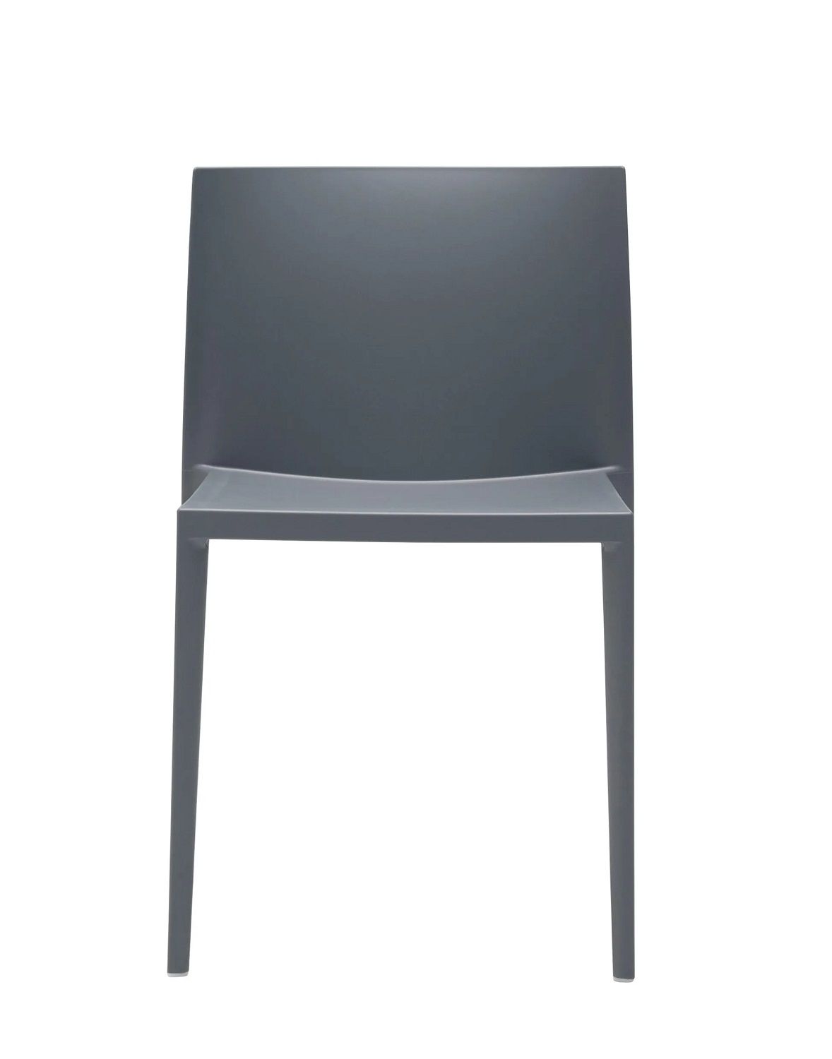 Sail SI1245 Stuhl von Andreu World, stapelbarer Designstuhl in Grau, Frontansicht.