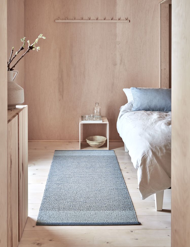 Edit-tapijt 60 x 85 cm DUIFBLAUW / ROOKBLAUW / STONE Pappelina UNIEK EXEMPLAAR