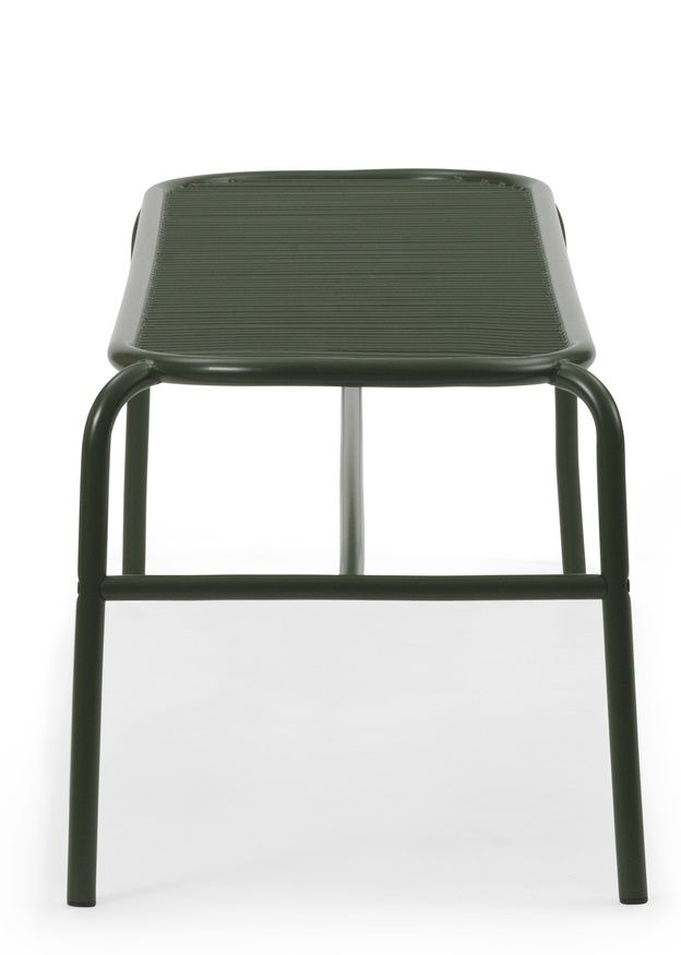 Nahaufnahme der grünen Normann Copenhagen Vig Bank Outdoor Sitzbank mit Stahlgestell.