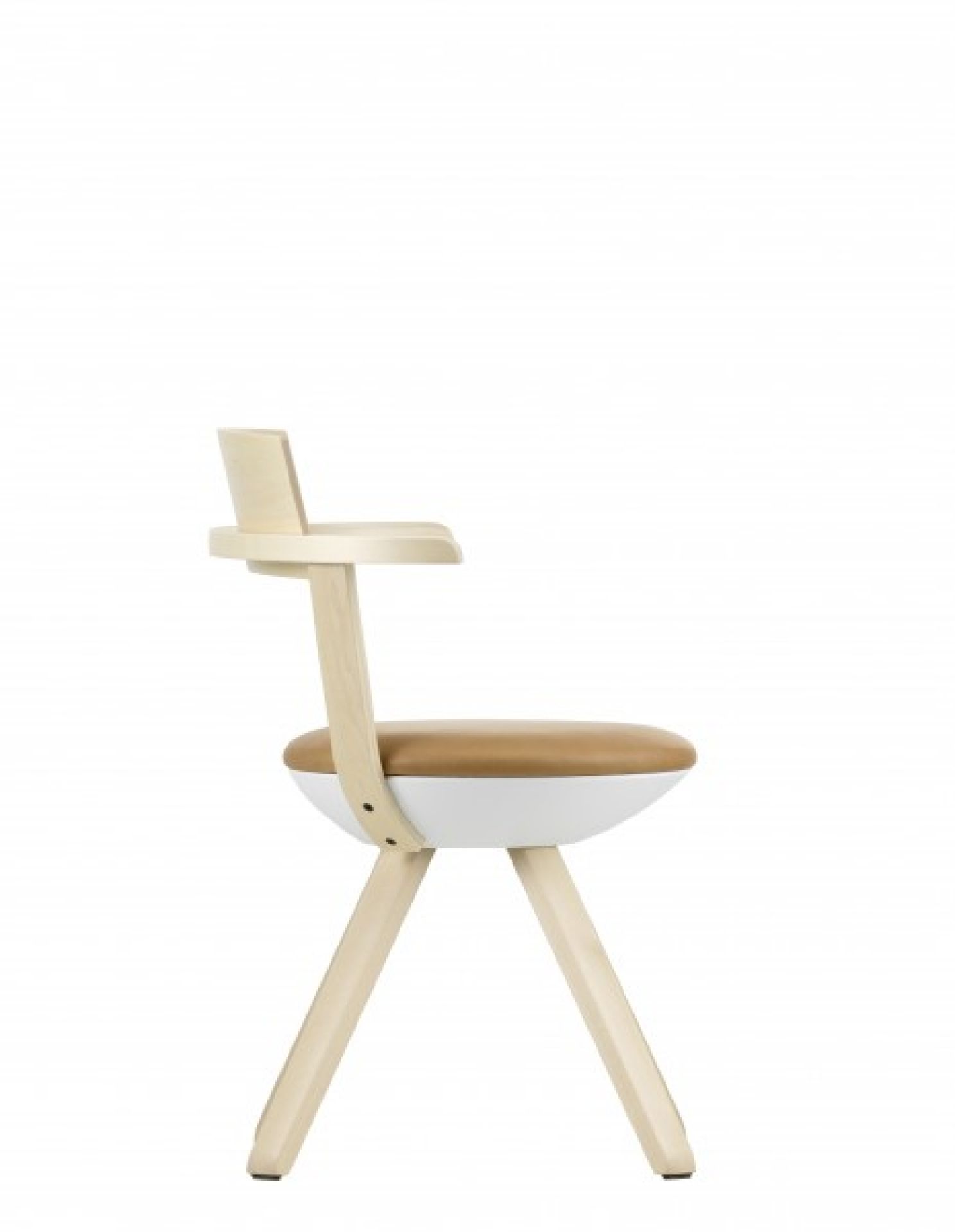 Artek KG002 Rival Schreibtischstuhl: Moderner Holzstuhl mit braunem Sitzpolster und weißer Sitzschale, Seitenansicht.