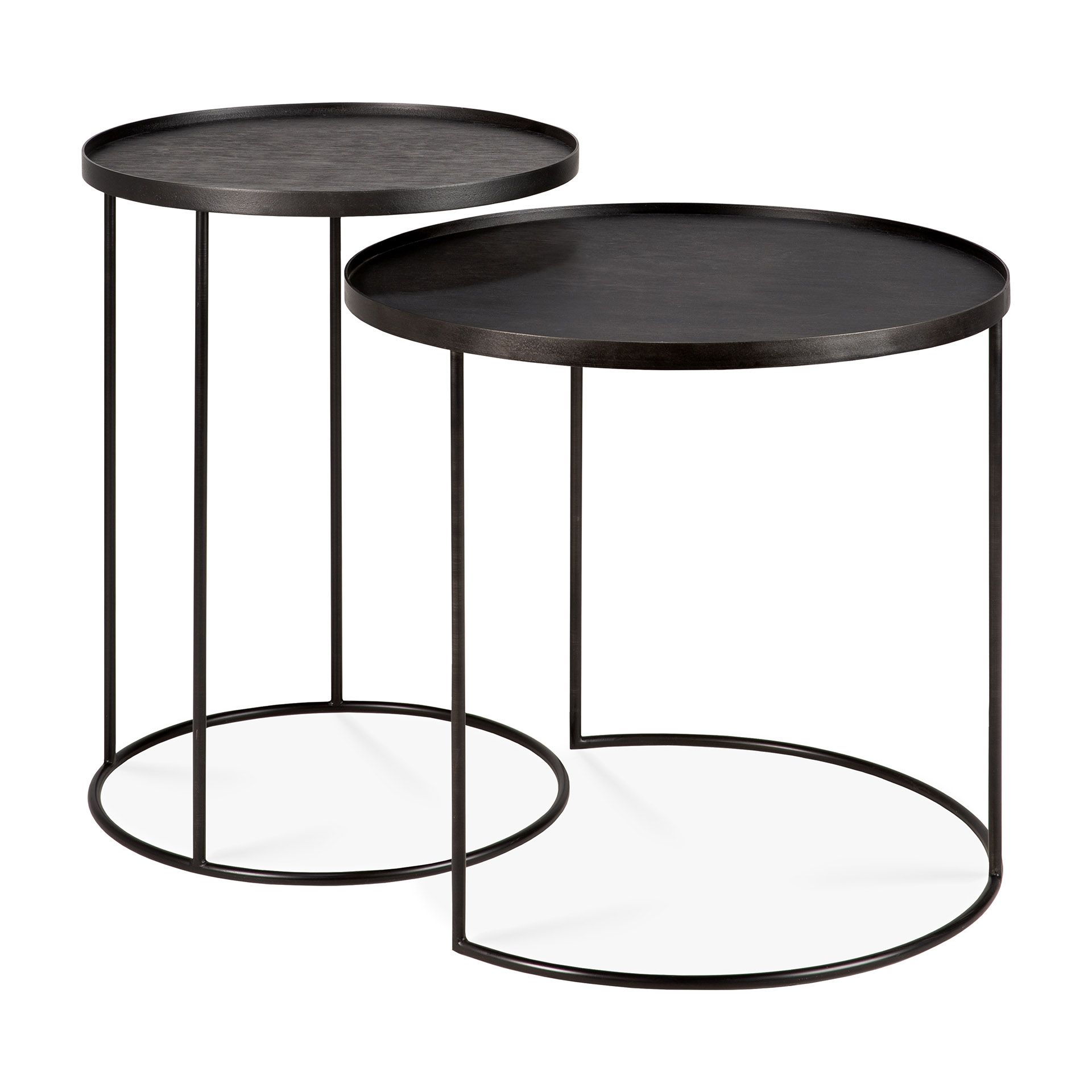 Ethnicraft Beistelltisch 2er Set, schwarz, rund. Moderne Couchtische aus Metall für Wohnzimmer und mehr.