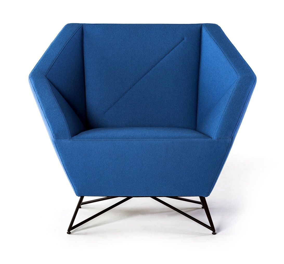 Blauer 3angle Armsessel von Prostoria mit schwarzem Metallgestell, moderner Sessel für Wohnzimmer.