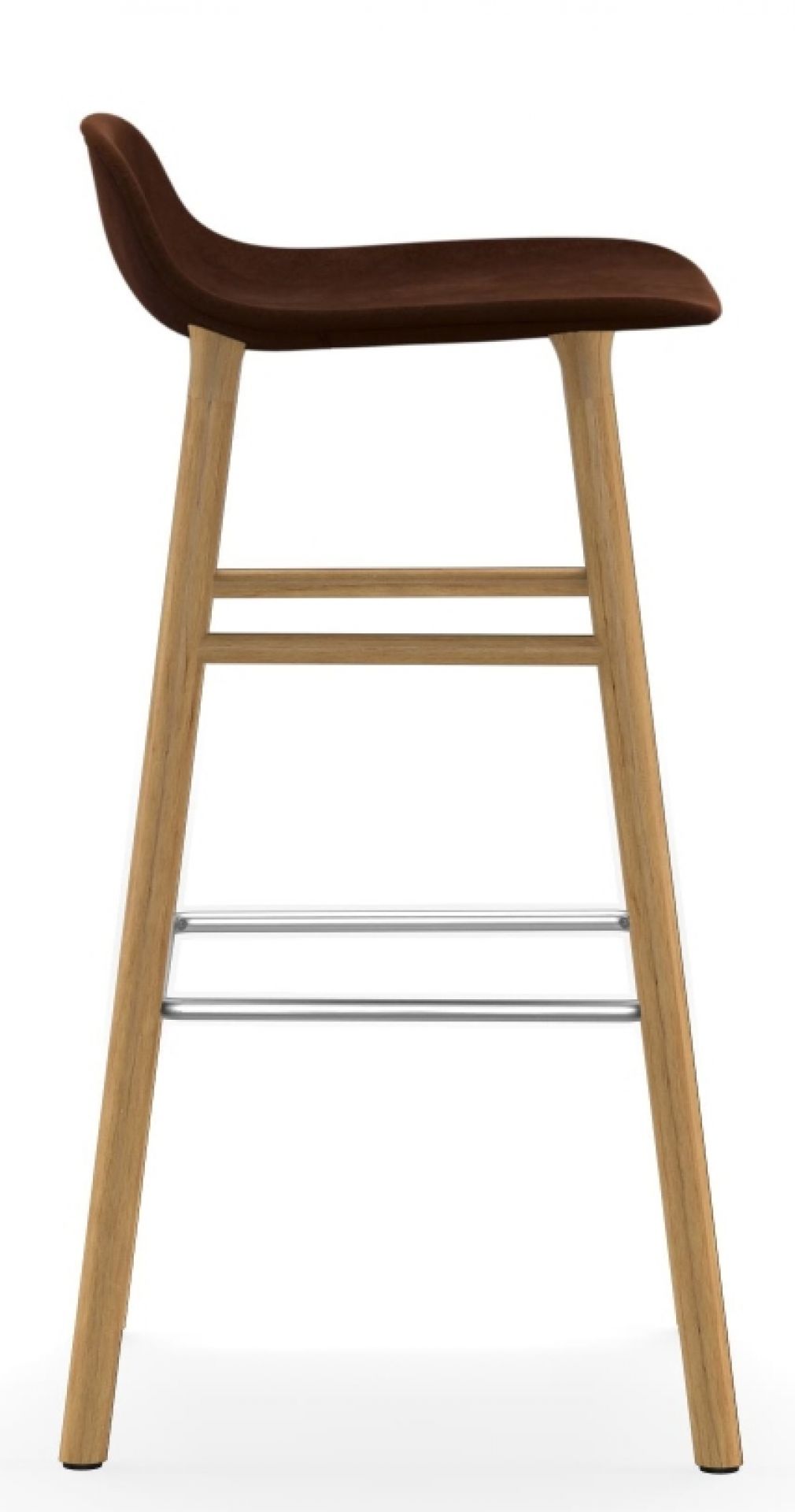Normann Copenhagen Form Barhocker H75 cm, Holzgestell mit braunem, gepolstertem Sitz und Fußstütze aus Metall.