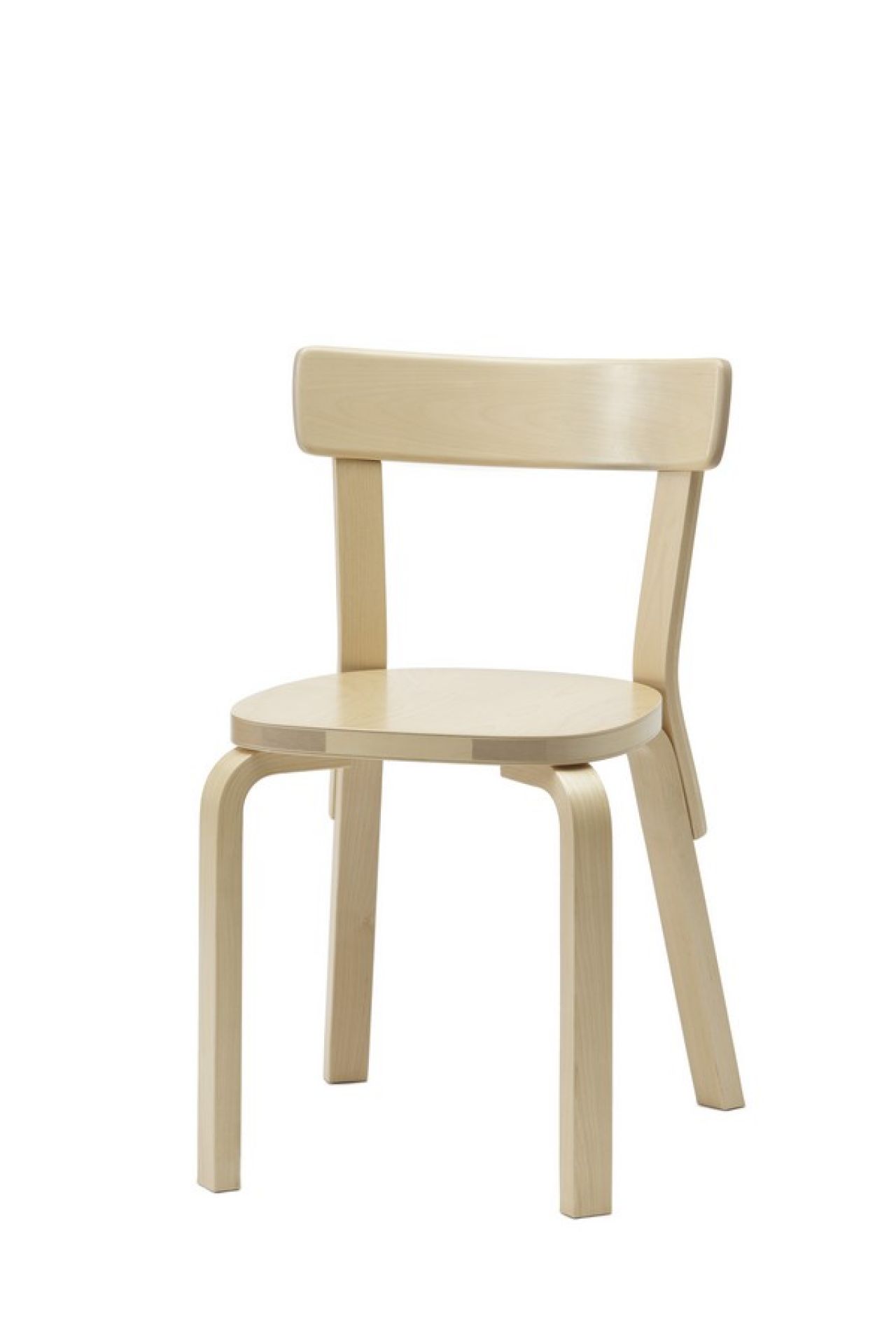 Artek Stuhl 69 aus Birkenholz, skandinavisches Design für Esszimmer und Wohnbereich, natürliche Holzoptik.