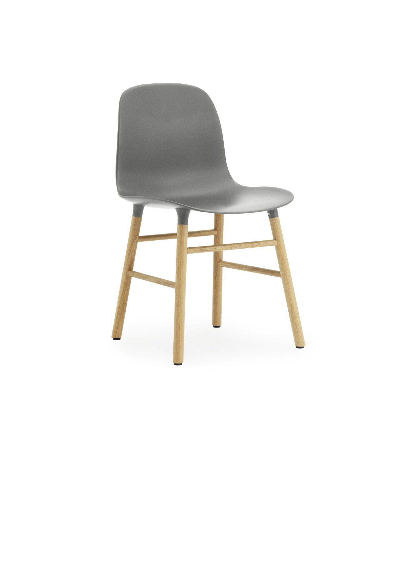 Grauer Form Chair Stuhl von Normann Copenhagen mit Holzbeinen, modernes Design für Esszimmer und Büro.