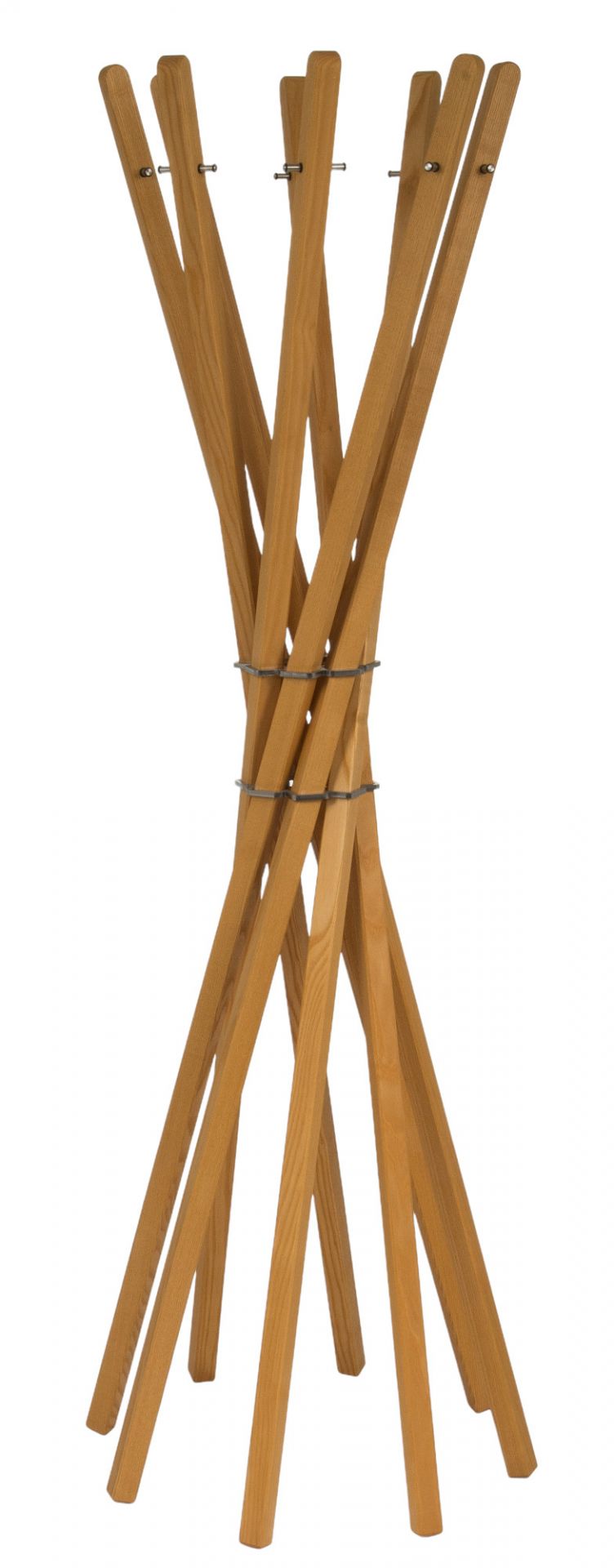 Marilyn Garderobenständer aus Holz von Keilbach Designprodukte mit acht Stäben und Metallringen.
