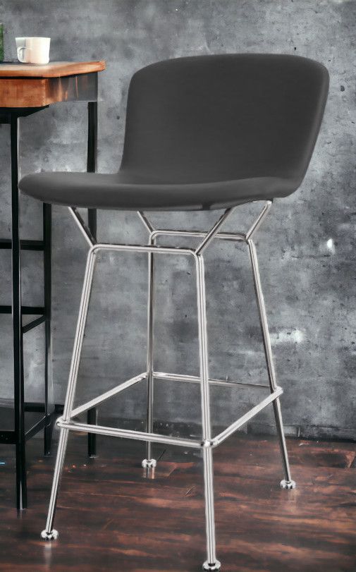 Bertoia Barhocker mit schwarzem Kernleder-Sitz und verchromtem Stahlgestell von Knoll International.