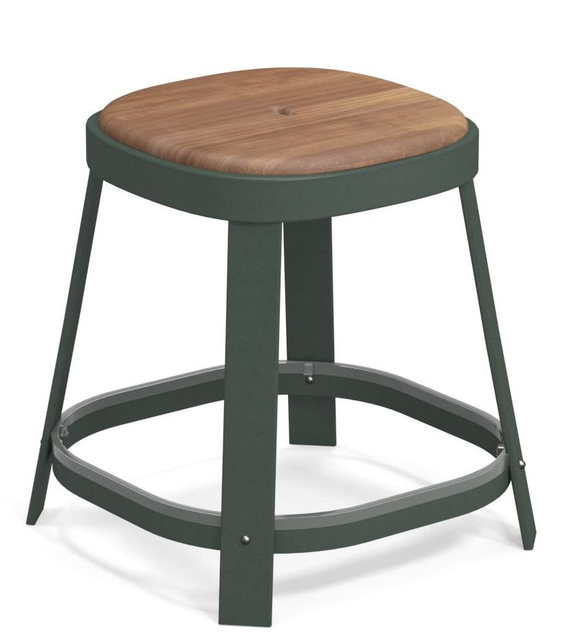 Thor Barhocker von Emu, niedriger Outdoor-Hocker mit Holz-Sitzfläche und dunkelgrünem Metallgestell.