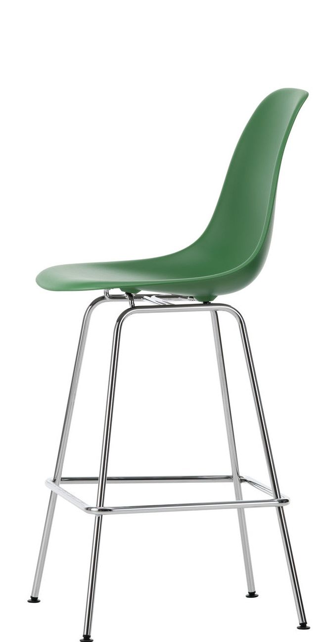 Eames Plastic Bar Stool von Vitra, Barhocker in Grün mit verchromtem Stahlgestell.