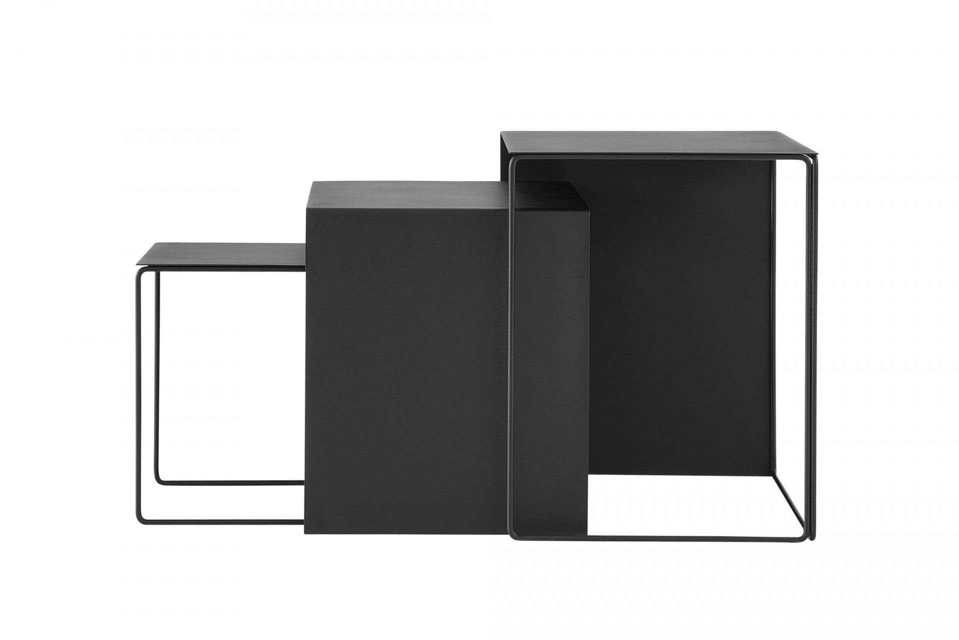 Schwarze Cluster Tables von Ferm Living, ein 3er Set Beistelltische aus Metall.