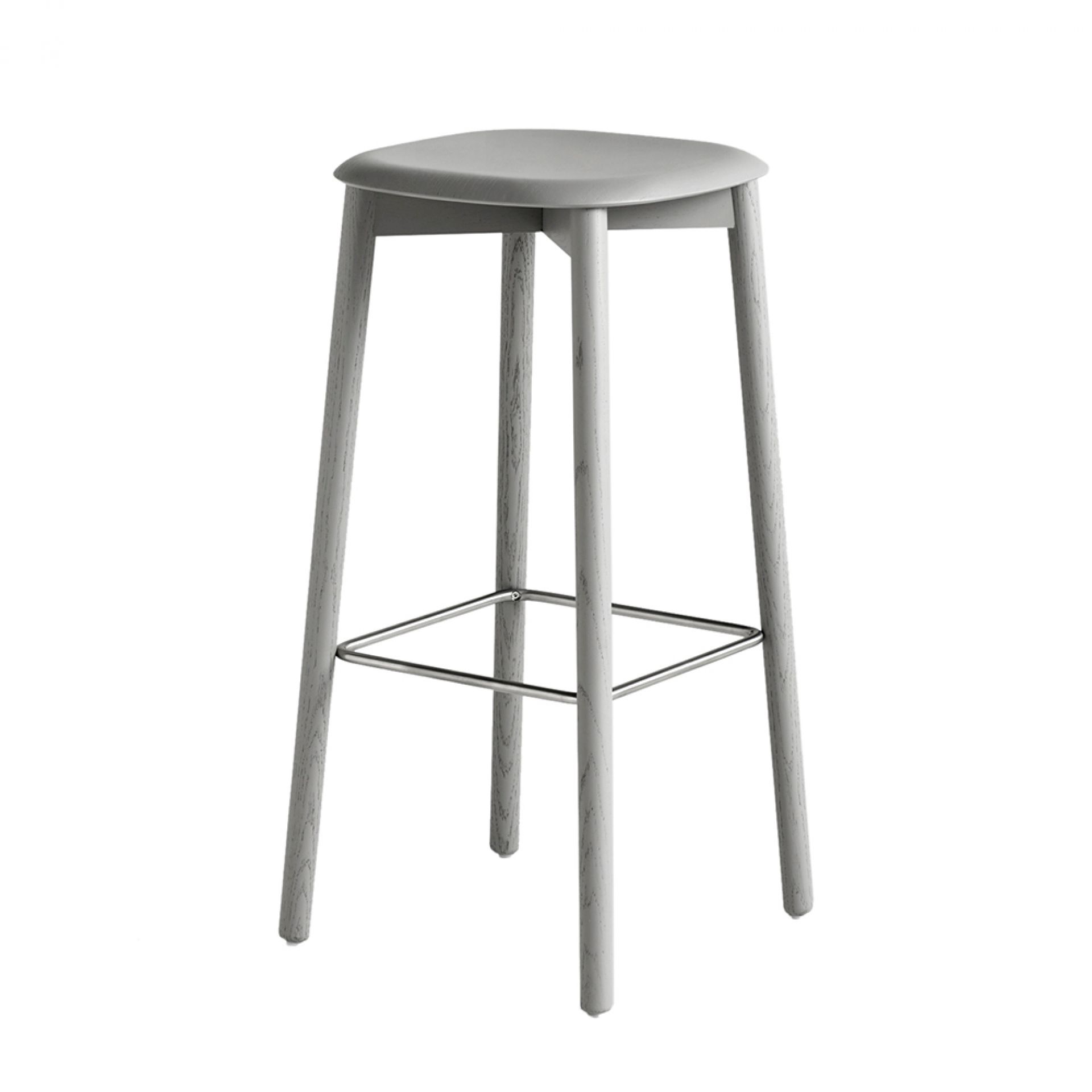 Soft Edge Barhocker von Hay in Grau: Moderner, hoher Hocker aus Holz mit Fußstütze.