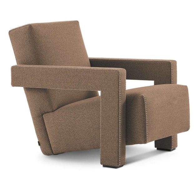 Brauner Cassina Utrecht Sessel 637 mit Stoffbezug, Designklassiker für Wohnzimmer und Büro.