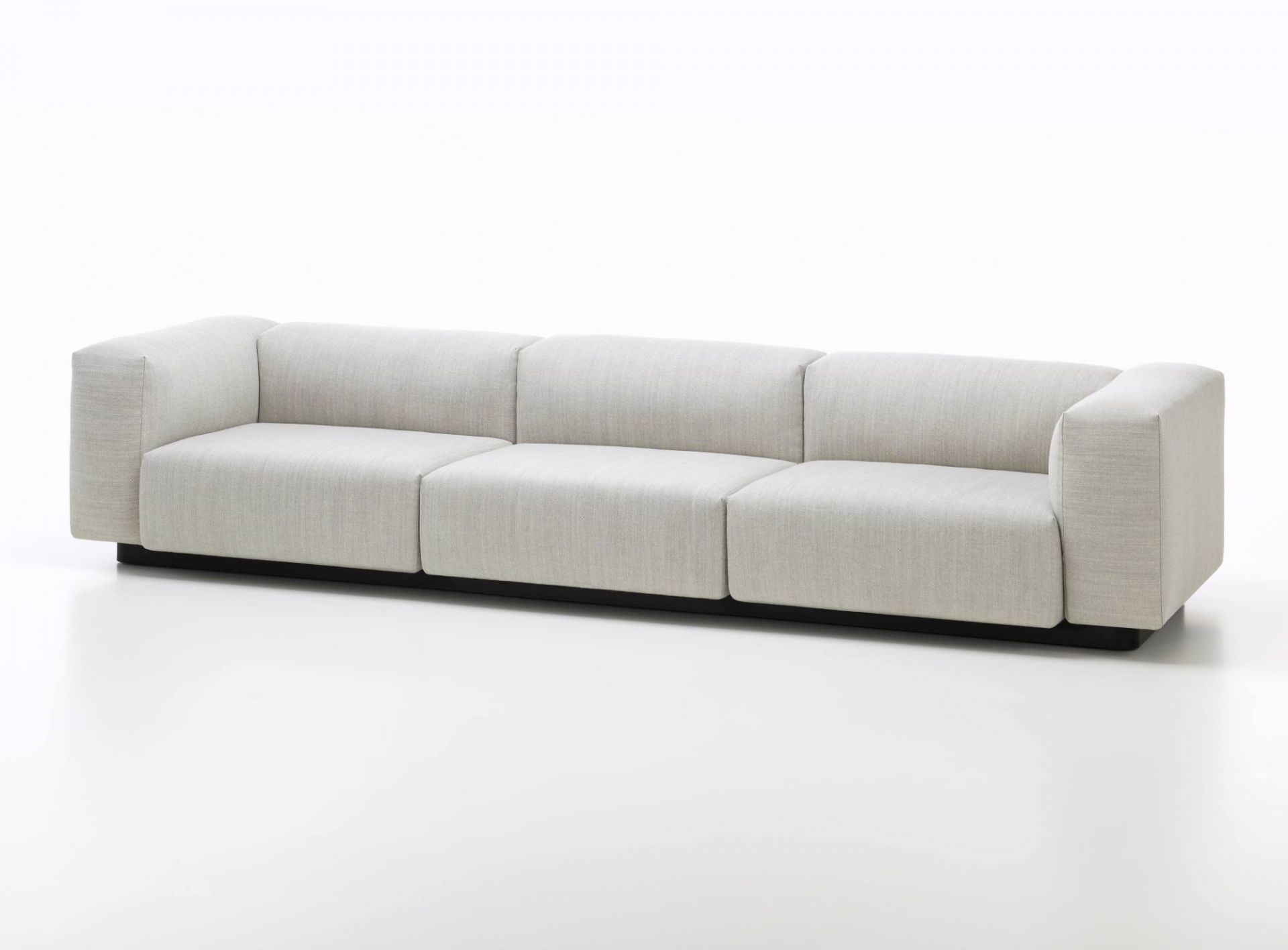 Vitra Soft Modular Sofa Dreisitzer in hellem Stoffbezug, modernes Design für Wohnzimmer und Lounge.