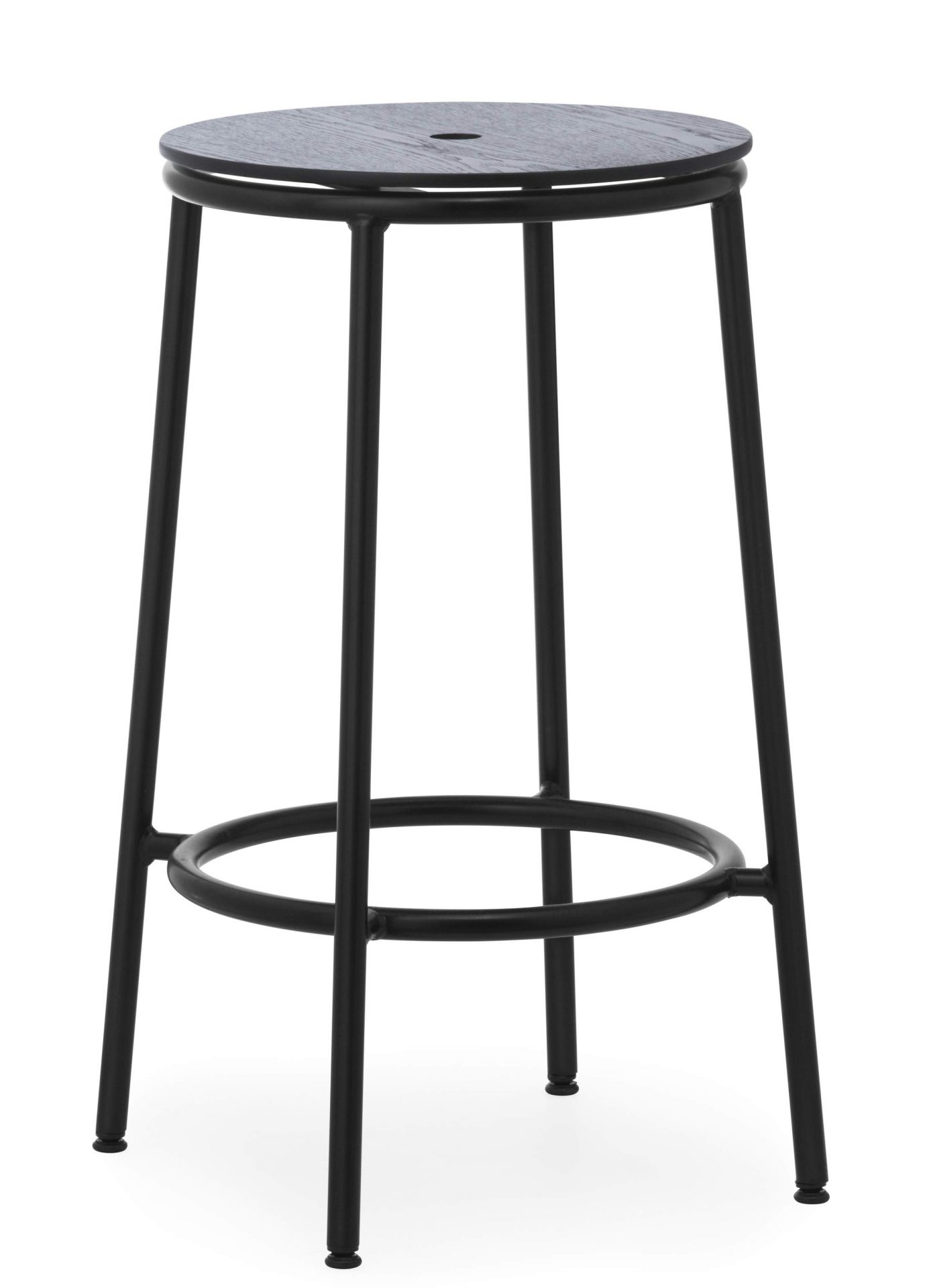 Circa Barhocker H 65 cm von Normann Copenhagen, schwarzer Barstuhl mit Fußstütze und Holz-Sitzfläche.